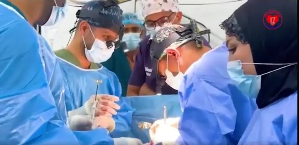 نجاح عملية قلب مفتوح لمريضة من اهالي الموصل على يد اخصائي جراحة القلب الدكتور سلوان قحطان